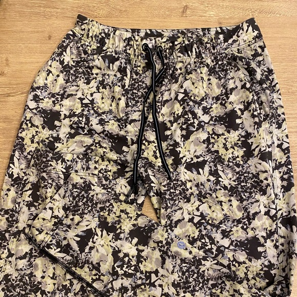 lululemon athletica Pants - Lululemon joggers